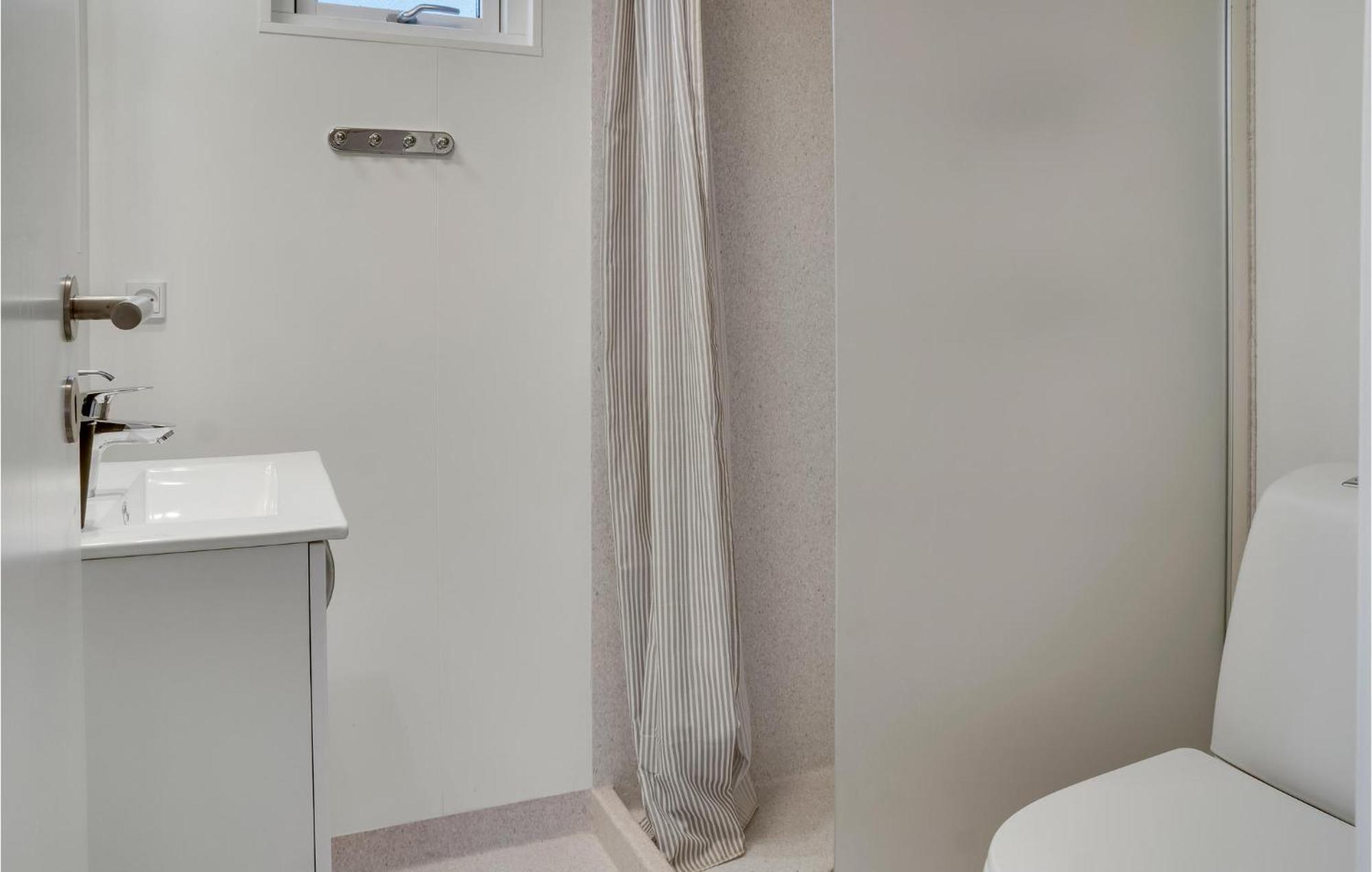 2 Bedroom Nice Apartment In Vaeggerlose Boto By Ngoại thất bức ảnh